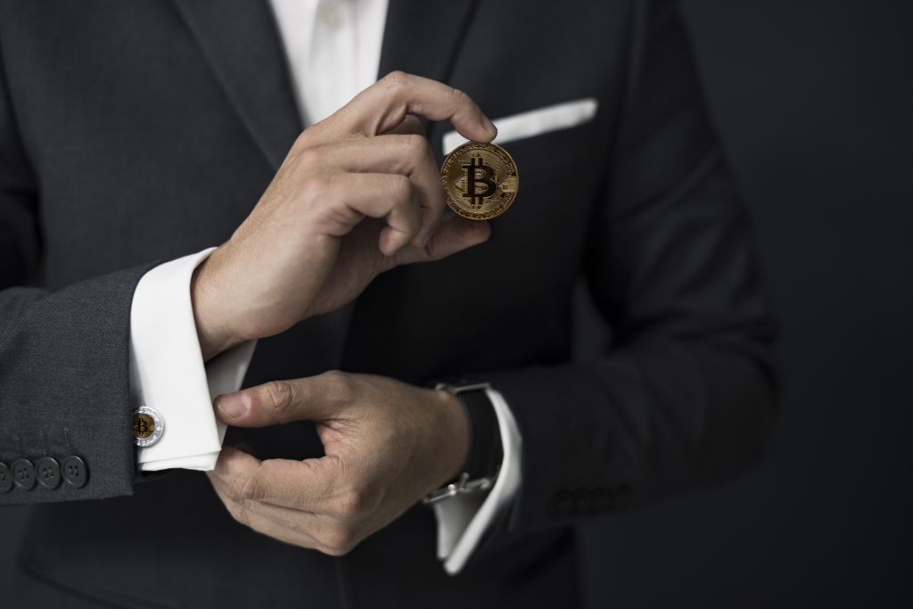Mann mit Bitcoin